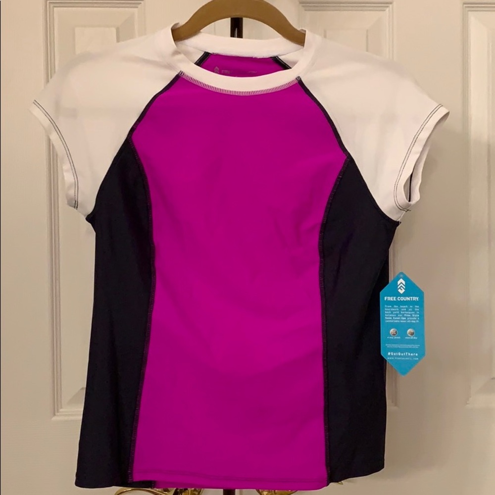 Women’s Active Top.Size:4/6 Small.